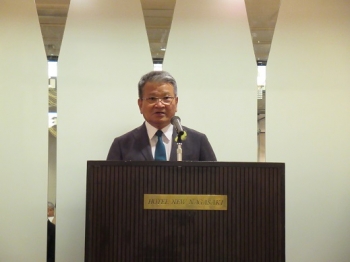 外間議員あいさつ