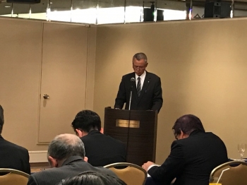 監査報告を行う辻副理事長